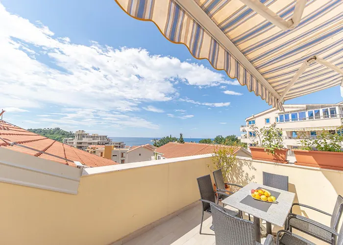 Petrovac Bay Apartments